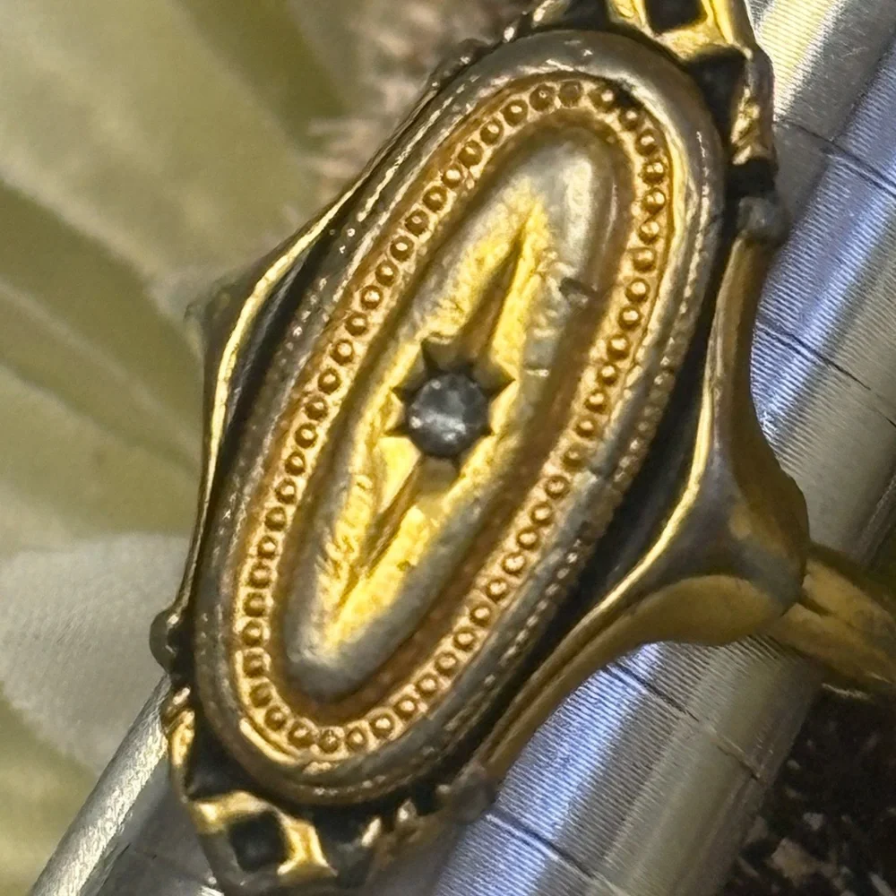 Vtg. Avon Kensington Ring Gold-tone Victorian Revival Signed Size 7 adjustable